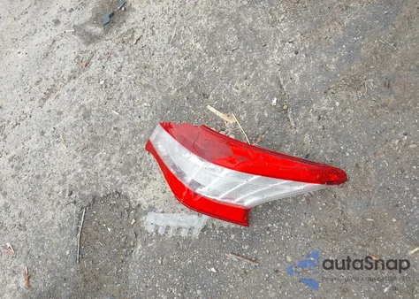 2014 Nissan Sentra Fe+ S/Fe+ Sv/S/Sl/Sr/Sv z USA, uszkodzony, nr VIN 3N1AB7AP8EL643082